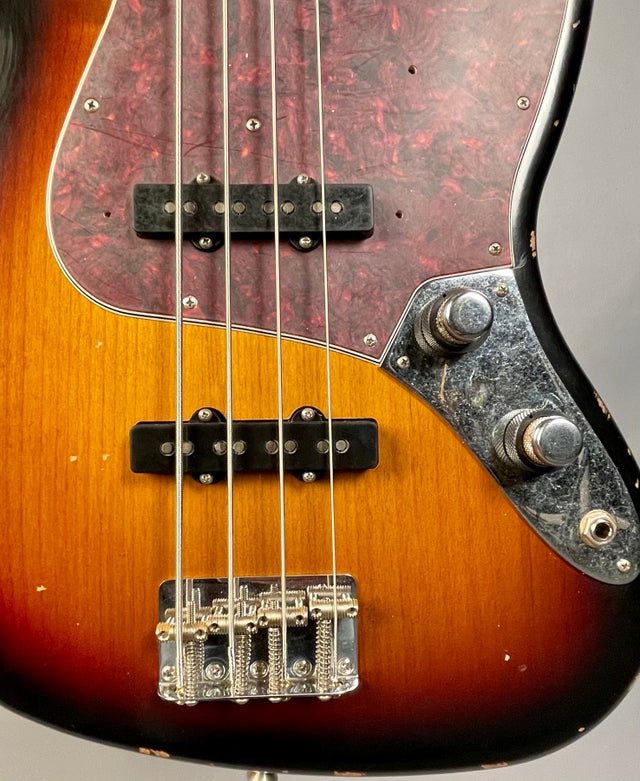 Fender Limited Edition 60th Anniversary Road Worn Jazz Bass 3 